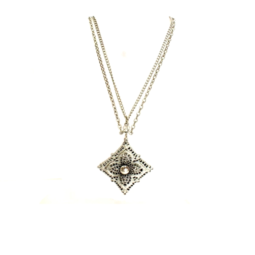 vintage flower necklace